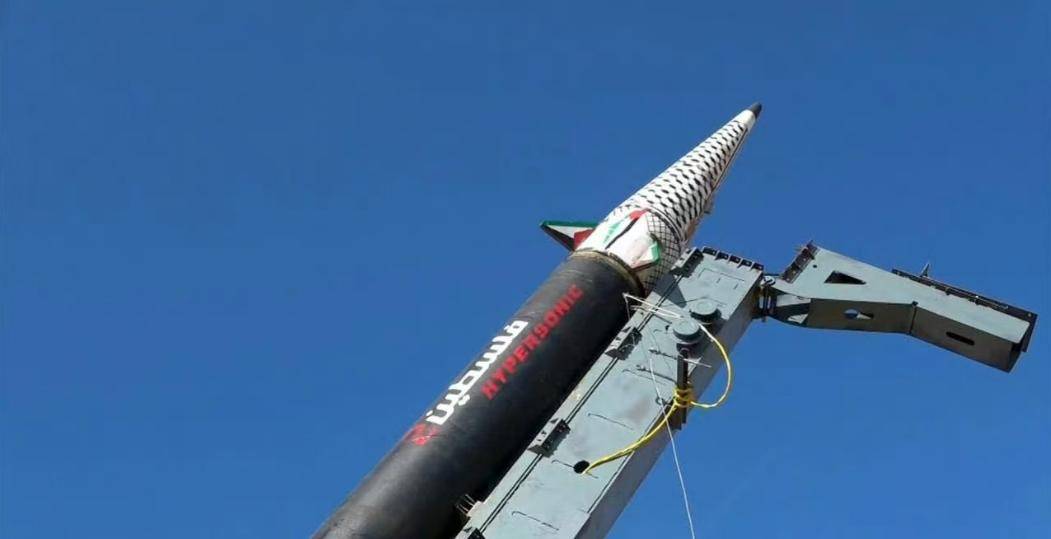 一声巨响，胡塞用导弹证实，卡塔尔被炸是沙特不开火，美军不拦截