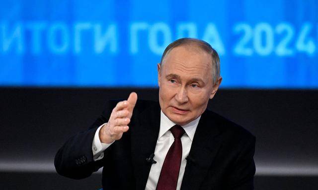 619次空袭后，乌克兰全境遭遇攻击，反击令普京难堪，俄罗斯后方火海连连