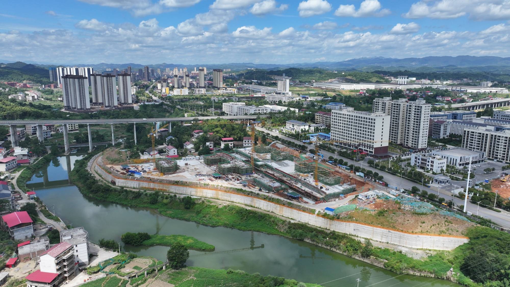 湖南涟源：经济发展逆势飘红