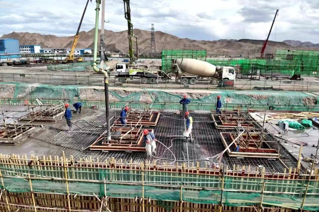 西部矿业集团奋战当“夏” 建设正“热”